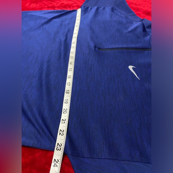 XL- Nike Navy Blue Running Shirt with Thumb Holes! Seriously like New! - Picture 4 of 15
